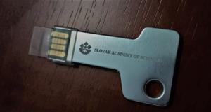 USB flash disk v tvare kľúča pre Slovak Academy of Sciences Bratislava