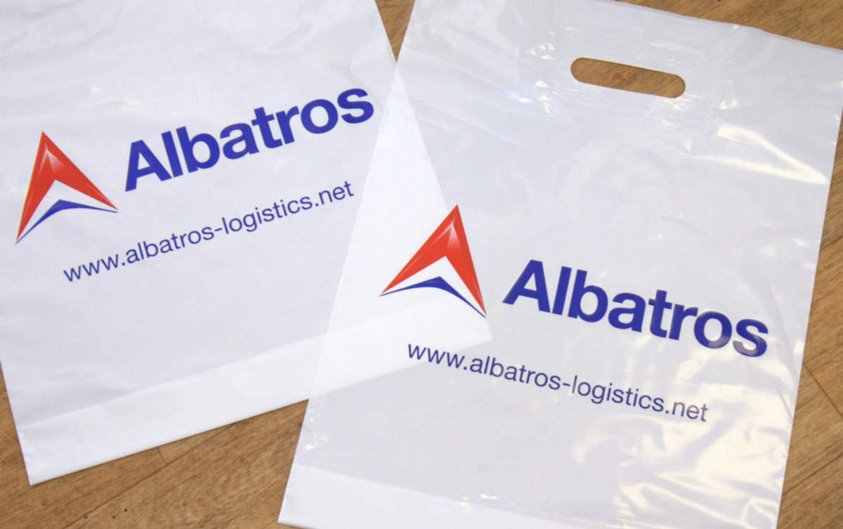 Biele igelitové tašky pre firmu Albatros Logistics