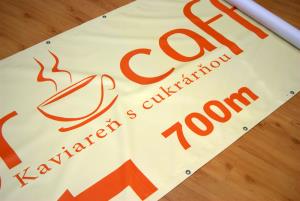PVC banner pre kaviareň