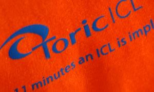 Detail potlače Toric ICL