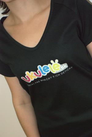 Dámske tričko s veľkým výstrikom s logom Ukulele.sk