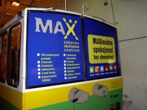 A zadných okien na autobusoch