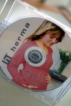 Robili grafiku na CDčka a napalovali dáta