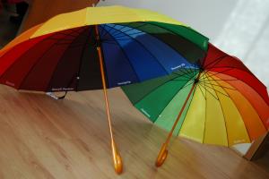 Dúhové dáždniky s potlačou