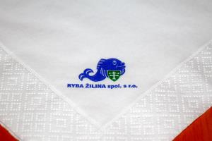 Robili sme aj servítky s logom