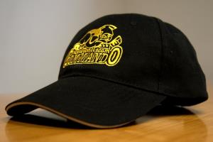 Výšívane logo Commando HockeyBall na šiltovkách
