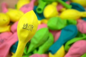 Mix farieb reklamných balónikov
