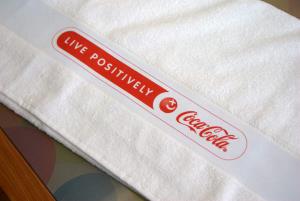 Biely uterák CocaCola BA
