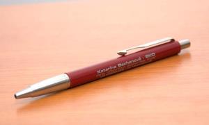 Elegantné kovové pero