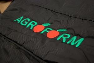 Bunda Nordic s výšivkou loga firmy Agroform