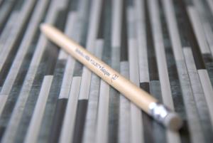 Prírodná ceruzka s gumou