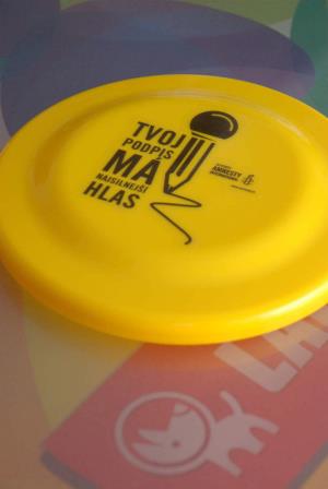 Plastové frisbee pre firmu Amnesty International