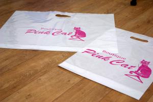 Igelitové tašky v dvoch rôznych veľkostiach pre butik Pink Cat Trebišov