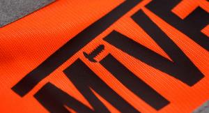 Detail potlače na reflexnej veste