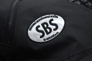 Detail výšivky na veste