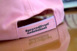 Jednofarebná potlač na kvalitnej šiltovke