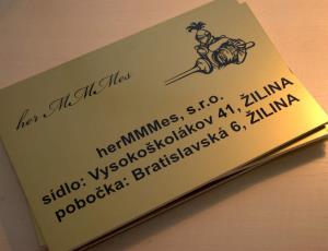 Tabuľa so zlatým odtieňom herMMMes Žilina
