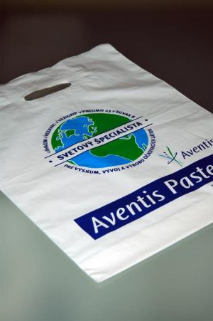 Dotlač igelitových tašiek Aventis Pasteur