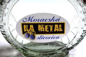 Etikety na moravskú Kametal slivovicu
