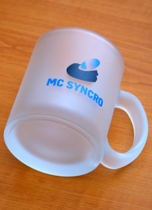 Matný hrnček s dvojfarebným logom