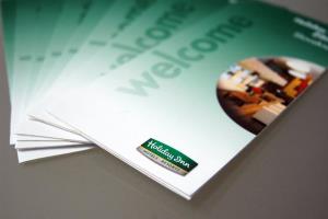 Tlač skladaných letákov A4 Holiday Inn